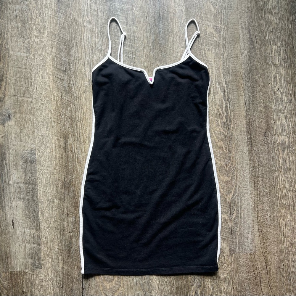 Black and white Edikted Pascal sweetheart mini dress sixe extra small